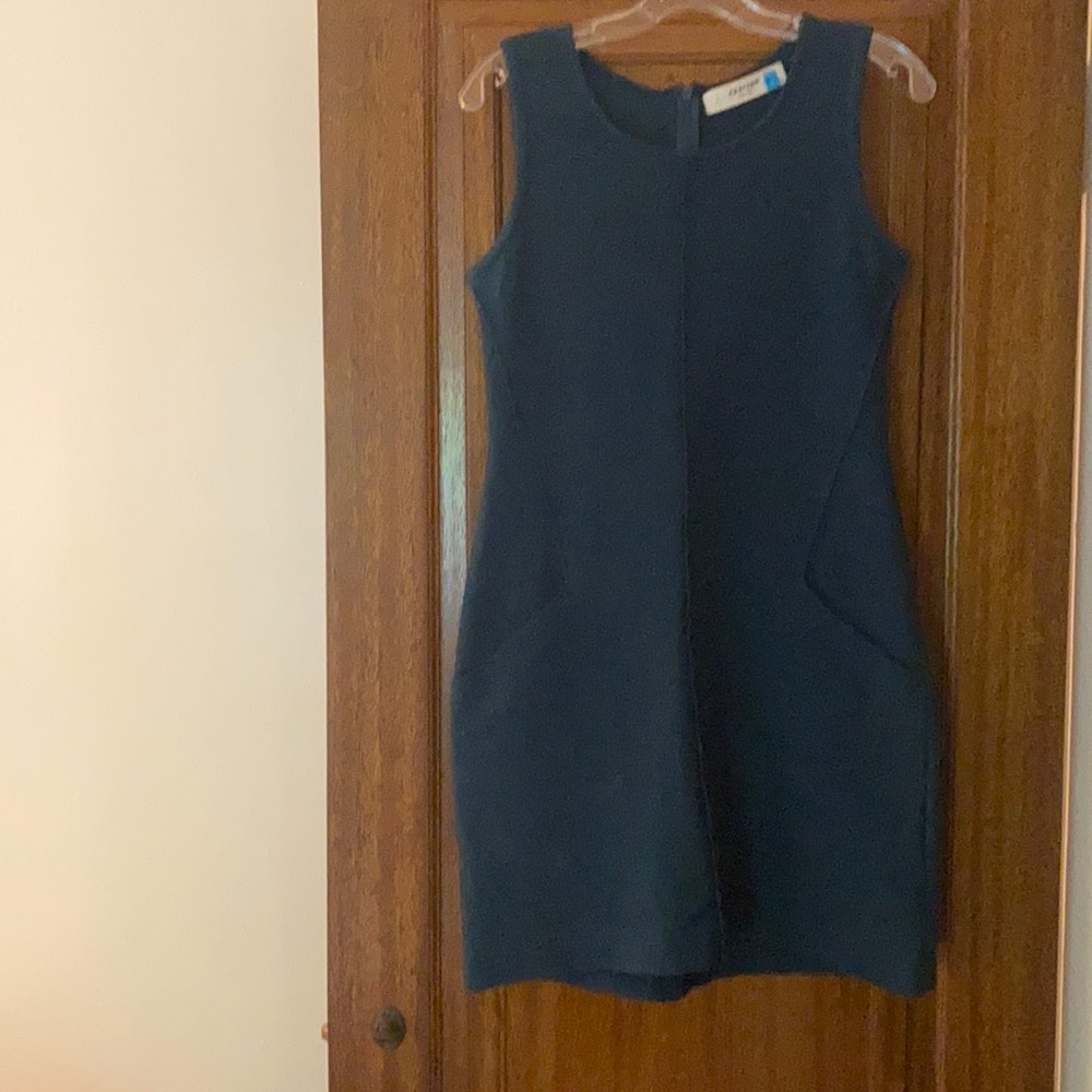 Beautiful dress in an emerald green size small